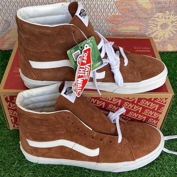 Vans Men’s Sk8-Hi
Pig Suede Tortoise Shell
VN0A7Q5N1RE
Sneakers - Picture 2 of 16